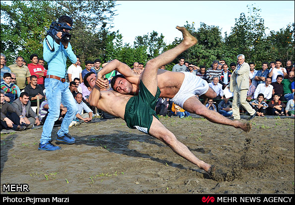 مسابقه کشتی گیله مردی - مازندران (عکس)