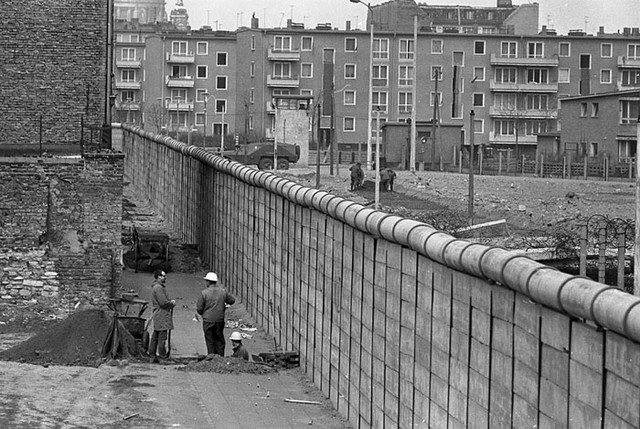 دیوار برلین از پیدایش تا فروپاشی (+عکس)