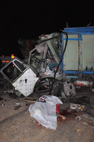 10 کشته در تصادف اتوبوس و کامیون در بجنورد