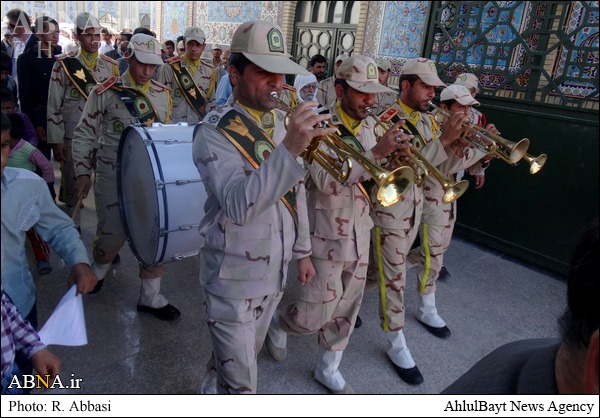 تشییع پیکر معلم شهید در زابل (عکس)