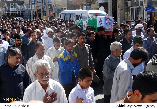 تشییع پیکر معلم شهید در زابل (عکس)