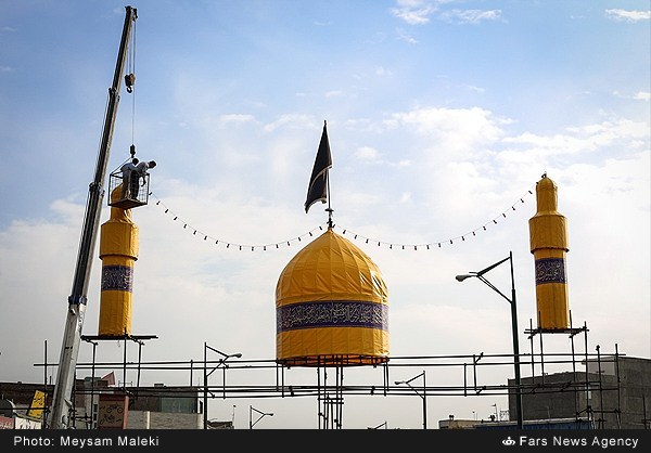 سیاه‌پوش کردن مساجد و تکایا در قزوین (عکس)