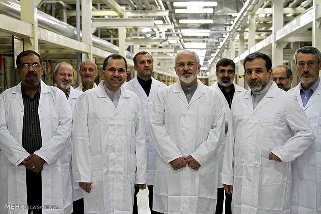 بازدید ظریف از مرکز هسته ای فردو و نطنز (عکس)