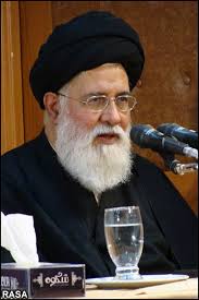 علم‌الهدی: گروه‌های سیاسی حق ندارند پیروزی در مذاکرات را به نام خود تمام کنند/مردم تحمل ندارند رهبری دوباره جام زهر را بنوشند