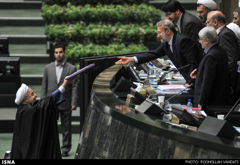 روحانی در مجلس: بانک مرکزی قُلَّک دولت نیست/ تورم تا پایان سال به 20 درصد می رسد
