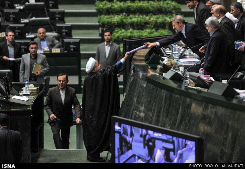 روحانی در مجلس: بانک مرکزی قُلَّک دولت نیست/ تورم تا پایان سال به 20 درصد می رسد