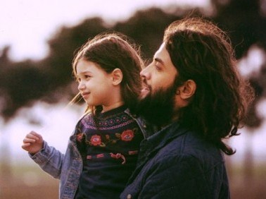 بنیامین با دخترش به تلویزیون می‌آید