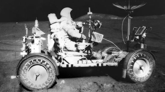 لونار رووِر، خودروی ماه نوردی! (عکس)