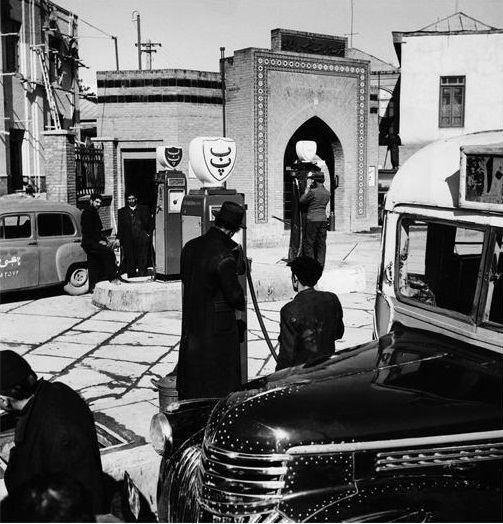 60 سال پیش، پمپ‌ بنزینی در تهران (عکس)
