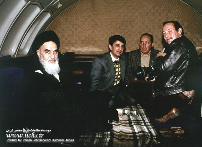 چه کسانی در پرواز انقلاب همراه امام خمینی بودند؟ (+ جدول)