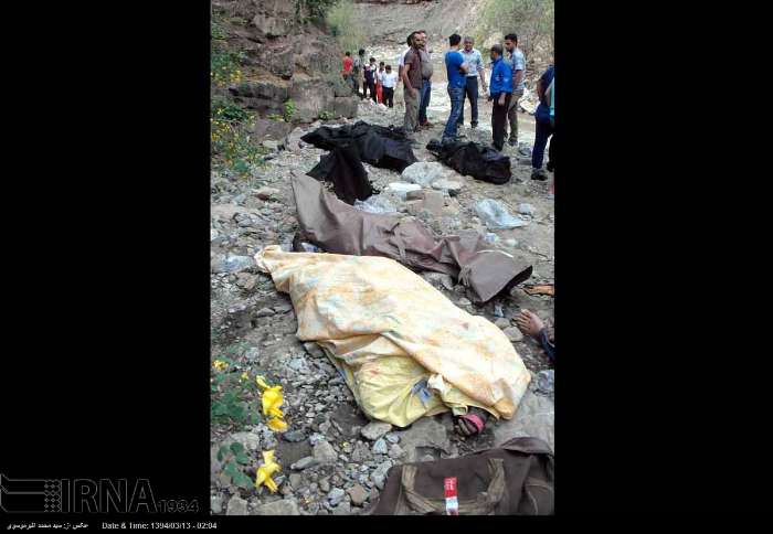 25 کشته و 15 زخمی در سقوط اتوبوس مسافری به دره 250 متری جاده چالوس