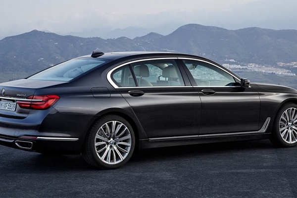 مقایسه‌ای پهلو به پهلو بین دو نسل از سری 7 ب‌ام‌و