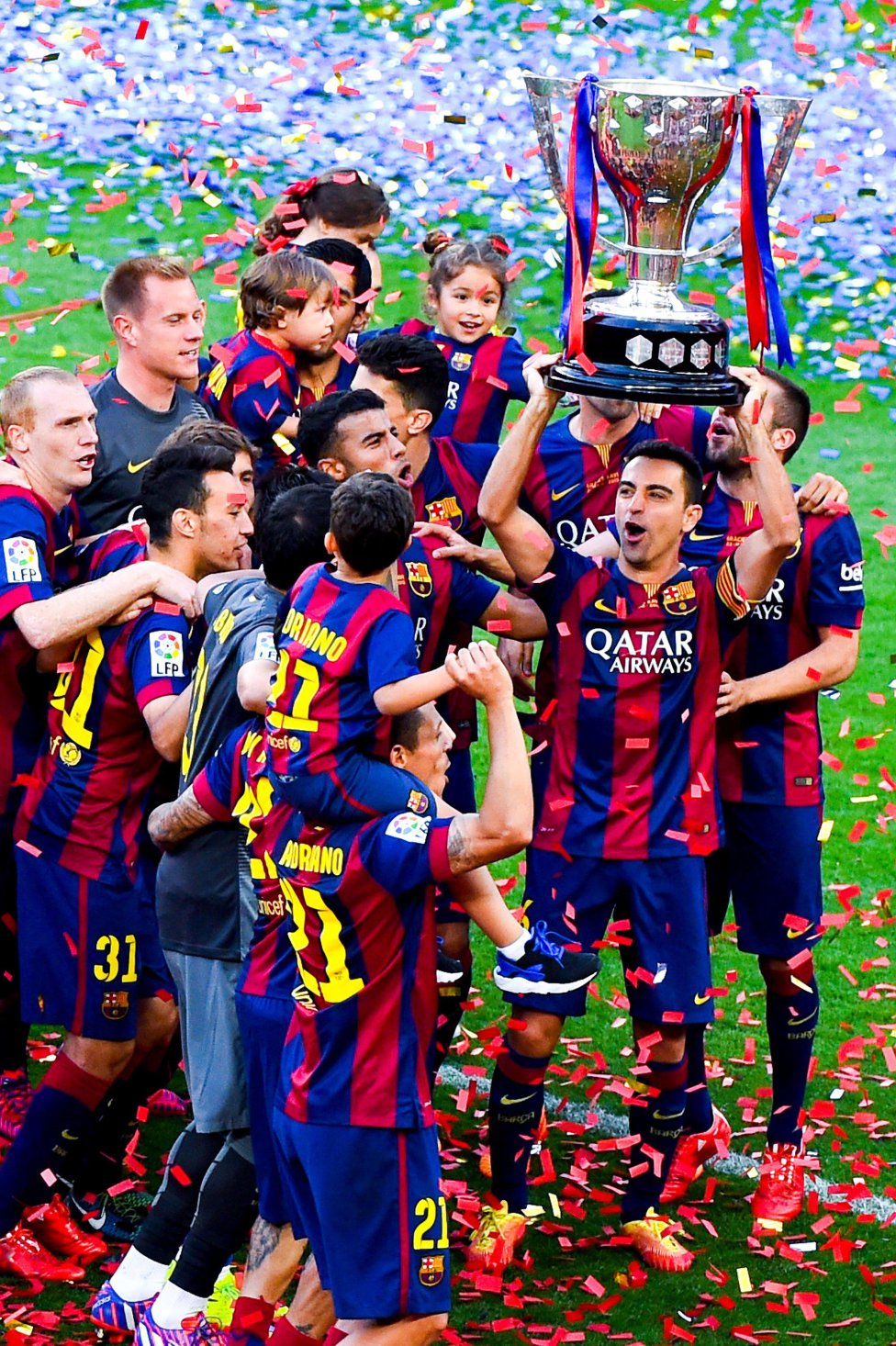 بارسلونا و اسپانیا تحت تاثیر خداحافظی کاپیتان ژاوی(+گزارش تصویری)