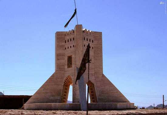 همزاد برج آزادی در یزد (عکس)