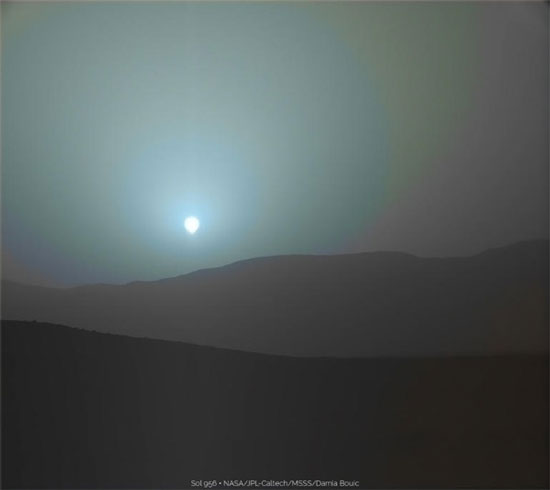 غروب آبی رنگ خورشید در مریخ! (+عکس)