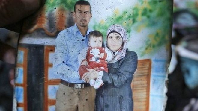 زنی که خانه‌اش در فلسطین به آتش کشیده شده بود، درگذشت