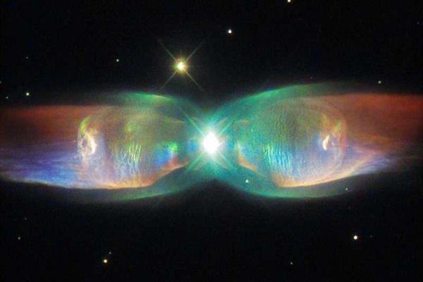 تصویر جدید هابل از سحابی جت دوقلو