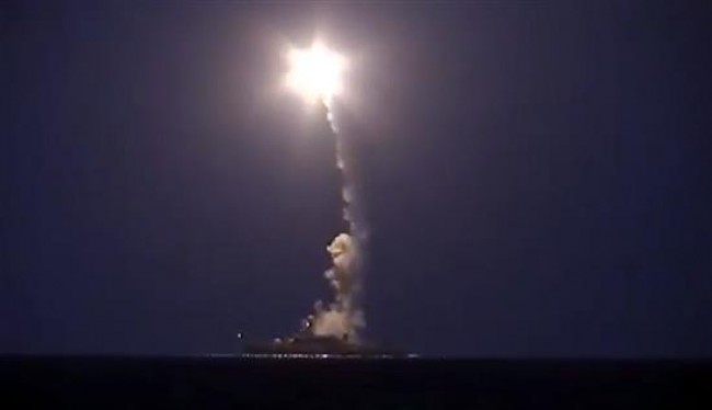 ناوهای روسیه 26 موشک از دریای خزر به سمت داعش شلیک کردند (+فیلم)