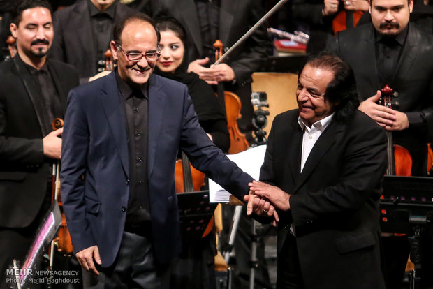 علی رهبری را فراری ندهید