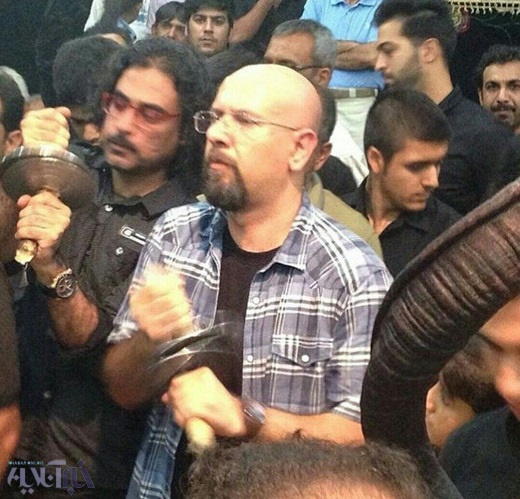 صداپیشه جناب خان در دسته‌های عزاداری بوشهر(+عکس)