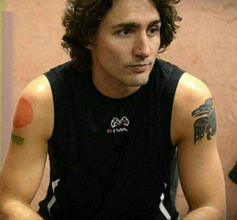 خالکوبی نخست وزیر جدید کانادا (+عکس)