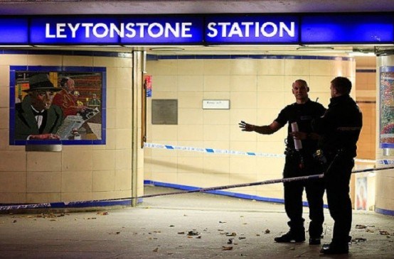 حمله با چاقو به مسافران مترو لندن با فریاد 
