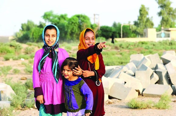 روایتی از ترک تحصیل گسترده دختران در روستاهای خوزستان /گفتند ما را مسخره کرده‌ای بخاطر 20 تا بچه!
