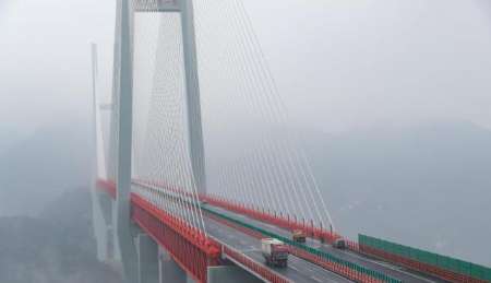 ساخت بزرگترین پل معلق جهان در چین (+عکس)