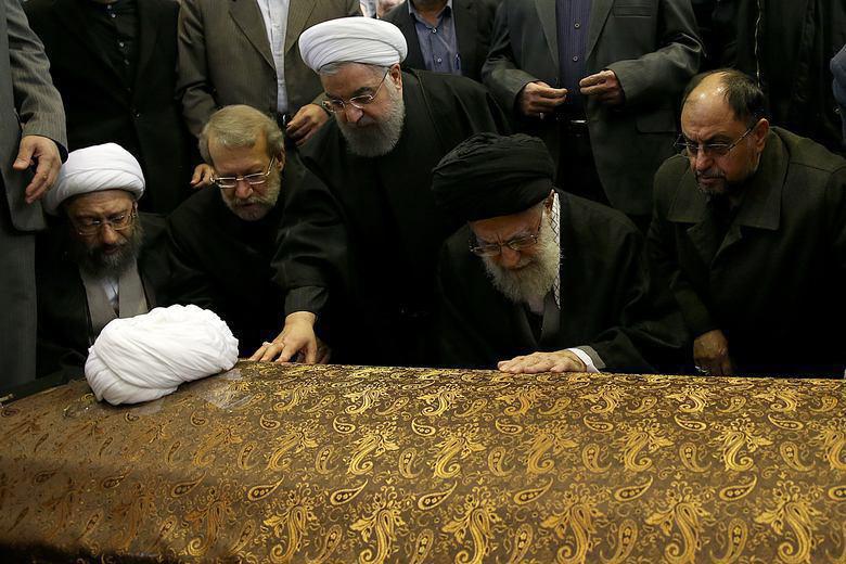 انتقال پیکر از جماران به دانشگاه تهران/ آغاز مراسم تشییع پیکر هاشمی رفسنجانی (+عکس)