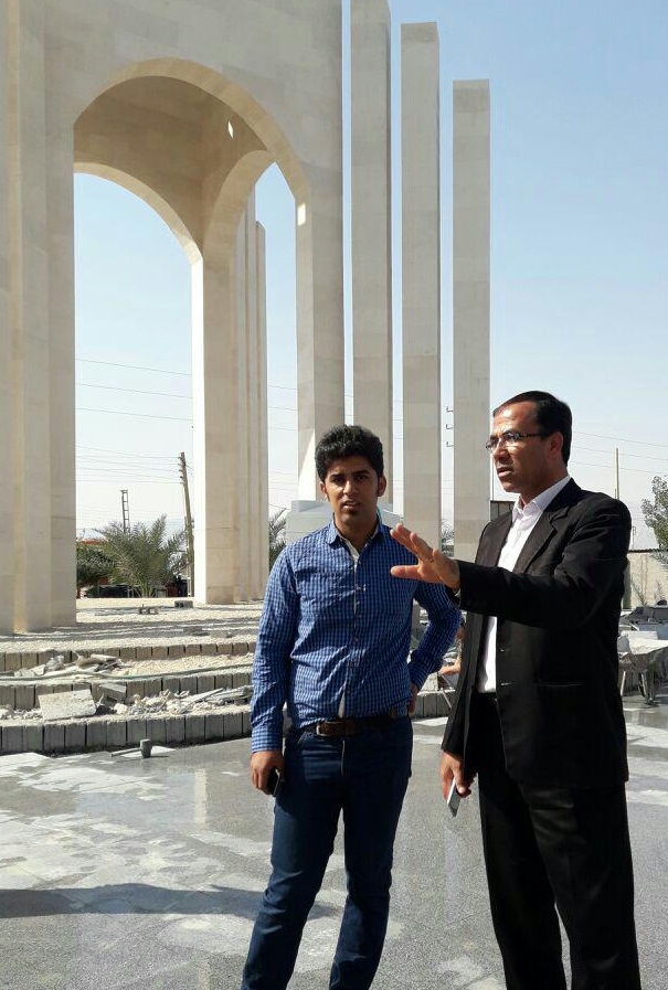 بازدید شهردار آبدان بوشهر از پروژه شهدای گمنام