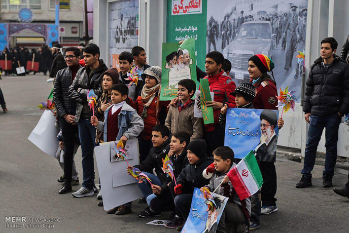 راهپیمایی 22 بهمن در تهران (+عکس)