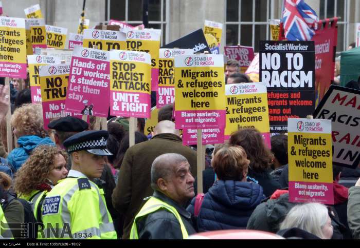راهپیمایی مردم انگلیس علیه نژادپرستی (+عکس)