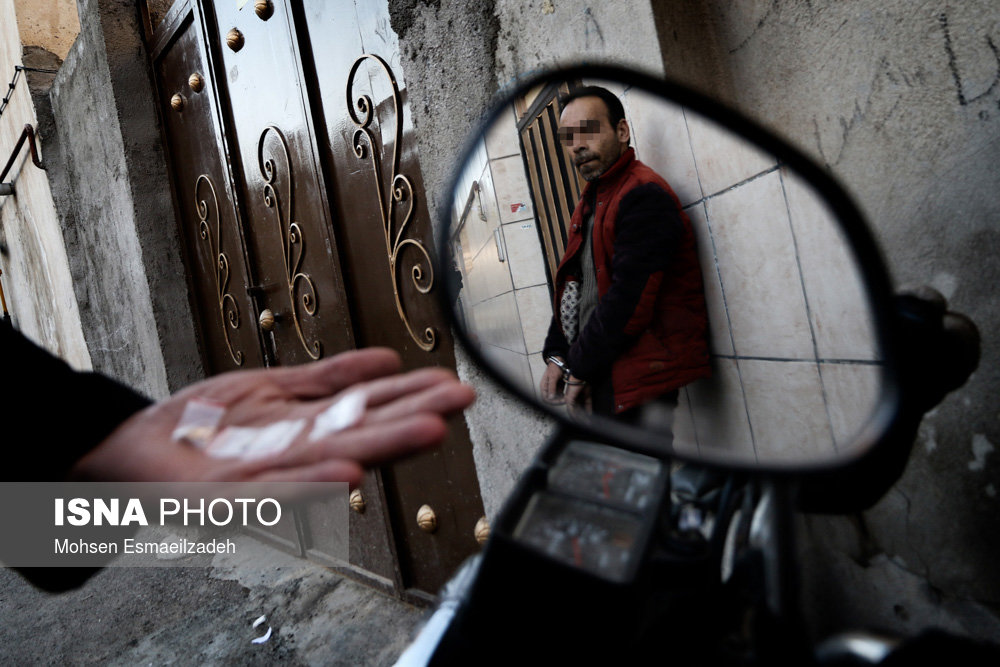 طرح ضربتی دستگیری خرده فروشان مواد مخدر در مشهد (+عکس)