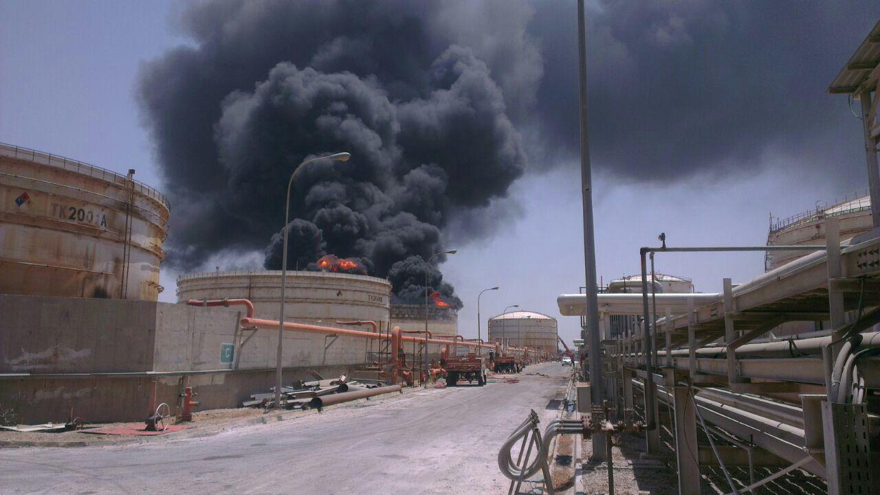 آتش سوزی دوباره در پتروشیمی ماهشهر (+فیلم و عکس) / تخلیه همه واحدهای مجاور/ بسته شدن جاده ها/ وزیر نفت به ماهشهر رفت