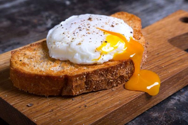 چرا باید تخم مرغ کامل مصرف کنیم؟