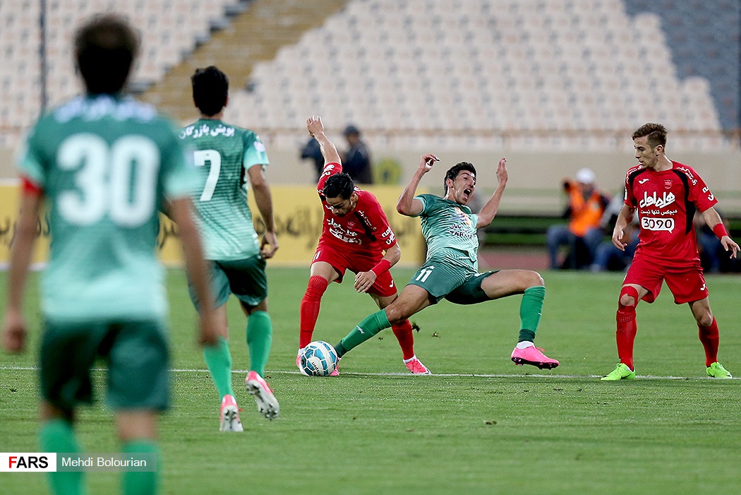 ذوب آهن 3 - 3 پرسپولیس / بازگشت قرمزها با دو گل طارمی(+عکس)