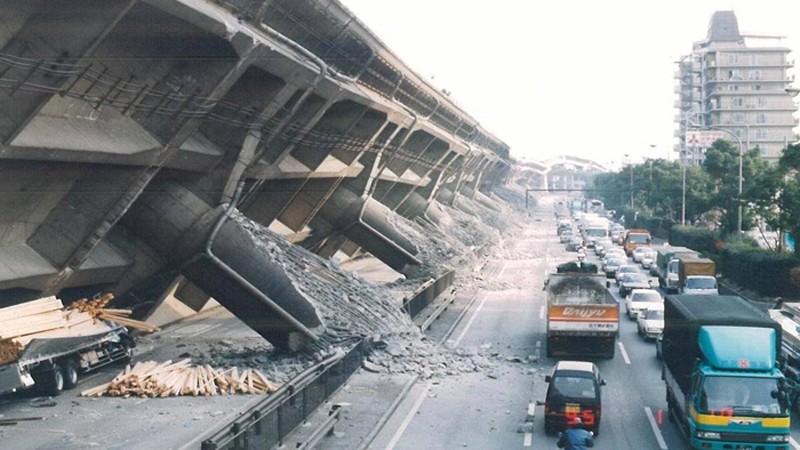 پل طبقاتی صدر در زلزله احتمالی تهران فرو می ریزد/پل صدر، به فضای سبز تبدیل شود