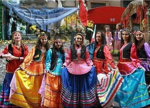 لباس گیلان، شادترین لباس جهان (عکس)