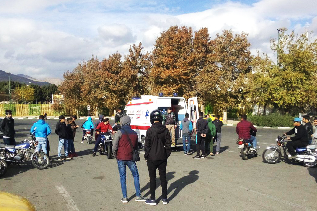 نیشخند آزادی به پیست مرگ نیشخند آزادی به پیست مرگ