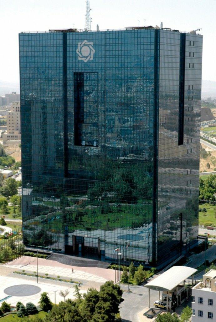 تحلیل عوامل افزایش جهشی نرخ ارز/دولت برای انجام اصلاحات اقتصادی با مردم صحبت کند/با تداوم مسیر گذشته، افزایش نرخ دلار متوقف نمی شود