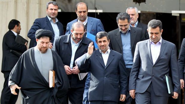 5 نکته دربارۀ حاضران و غایبان بیانیۀ اعلام برائت/ به ضرر احمدی‌نژاد یا به نفع او؟!