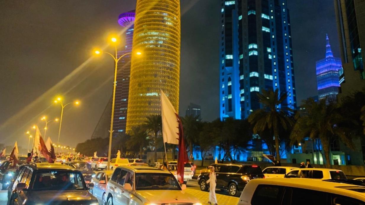 قطری ها به خیابان ریختند و شادی کردند (+عکس)