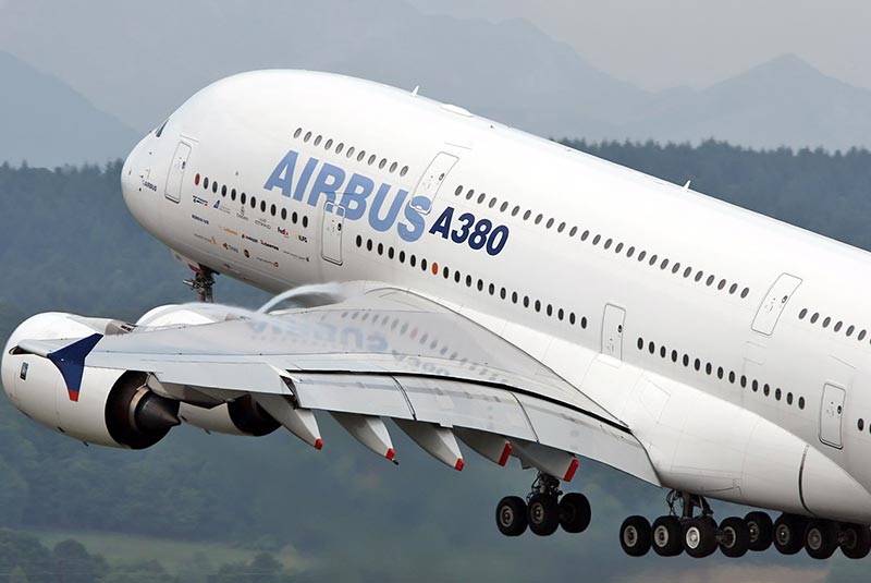 ایرباس ساخت بزرگ‌ترین هواپیمای جهان را متوقف می‌کند
