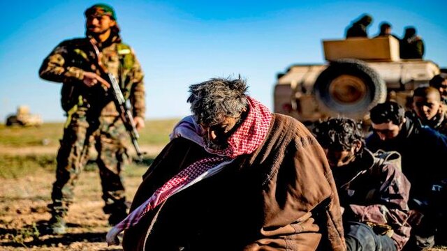 حمله فسفری ائتلاف آمریکایی به داعش در باغوز در سوریه