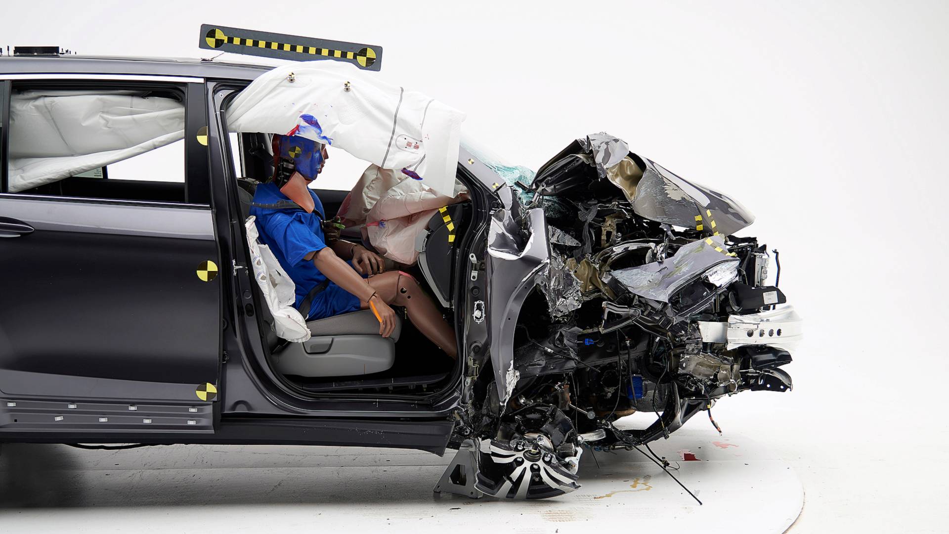 خودروهای آمریکایی در تست تصادف ضعیف عمل می‌کنند