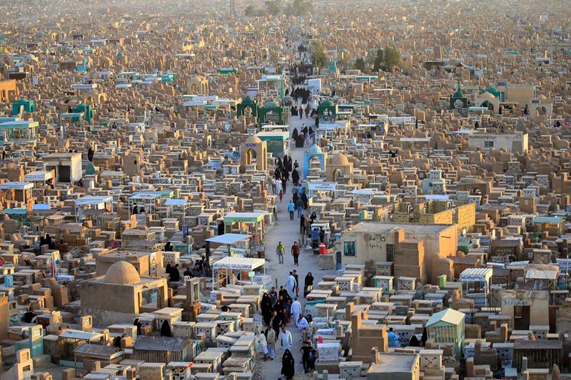 عکس زیبای رویترز از وادی السلام نجف