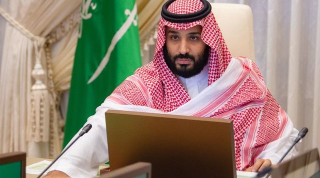 آفتابی شدن ولیعهد عربستان در نشست اقتصادی در جده در پی غیبت طولانی (+عکس)