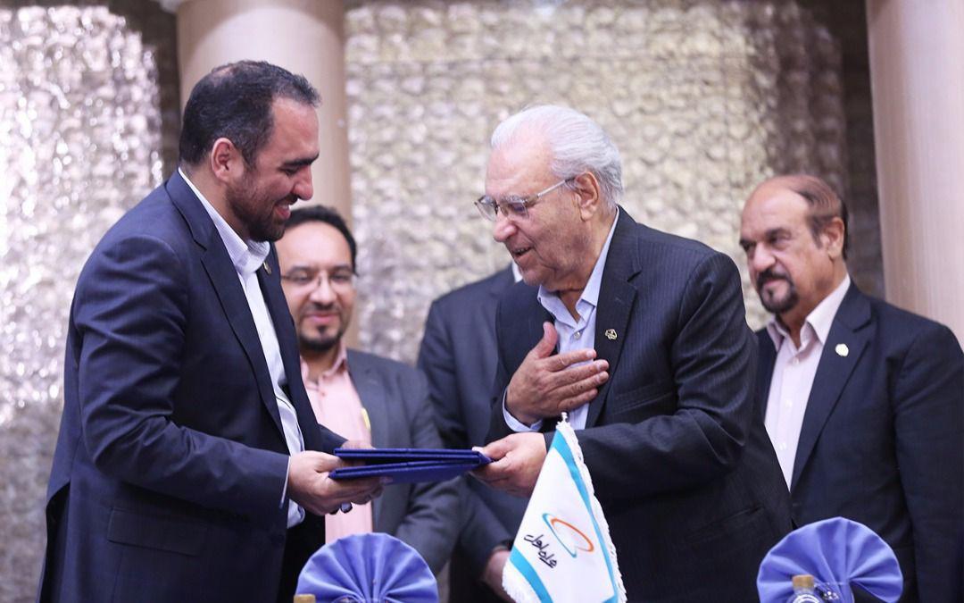 کمک 50 میلیارد ریالی همراه اول به بازسازی مدارس مناطق زلزله زده کرمانشاه