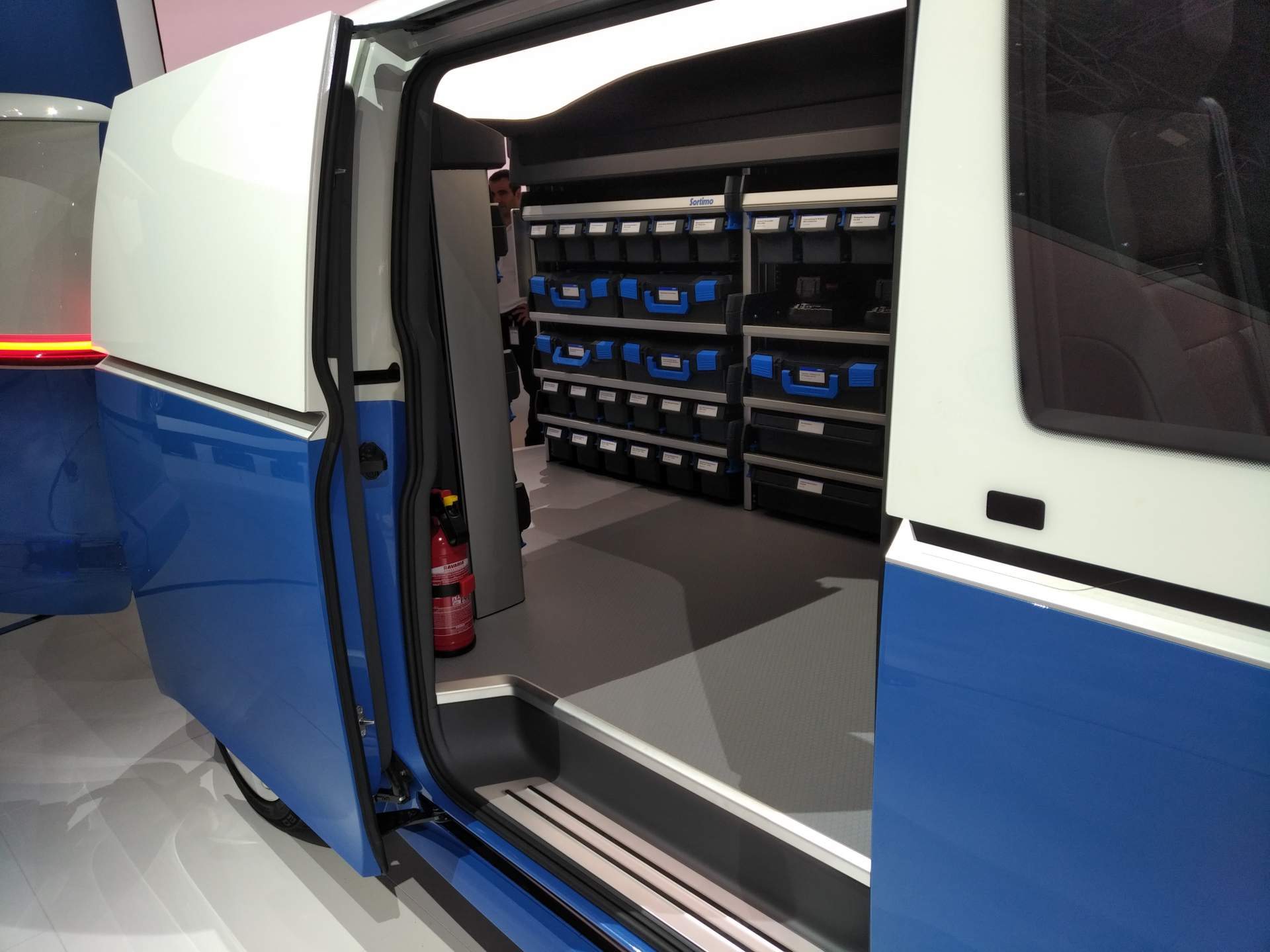 پیش نمایش ون تمام الکتریکی باری فولکس&zwnj;واگن