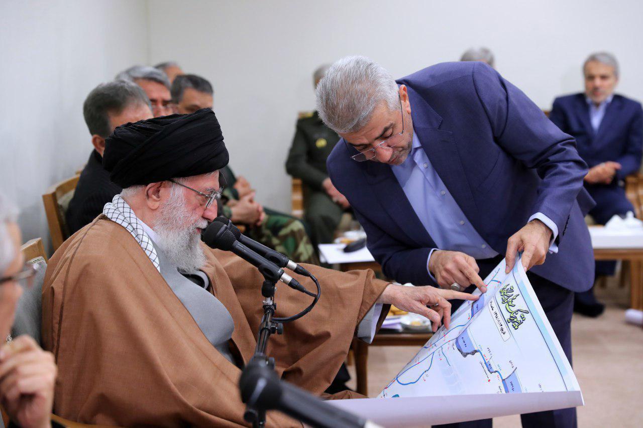 گفت&zwnj;وگوی رهبر انقلاب با وزیر نیرو درباره سدهای استان خوزستان/ عکس